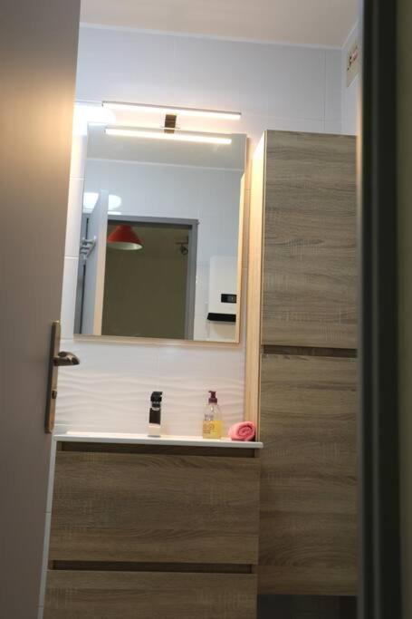 Petit Paradis Classe 3 Etoiles A 200M De La Plage! Terrasse-Wifi-Parking-Clim سانت-ماندرييه-سور-مير المظهر الخارجي الصورة