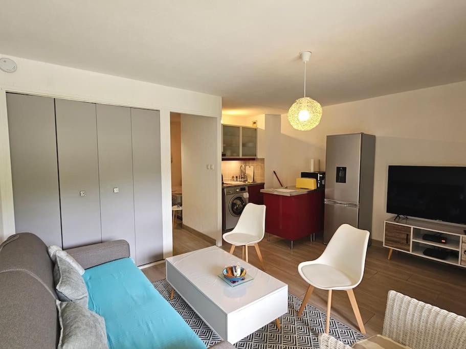 Petit Paradis Classe 3 Etoiles A 200M De La Plage! Terrasse-Wifi-Parking-Clim سانت-ماندرييه-سور-مير المظهر الخارجي الصورة