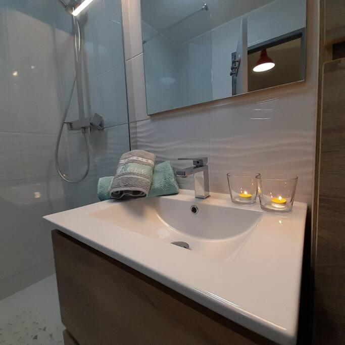 Petit Paradis Classe 3 Etoiles A 200M De La Plage! Terrasse-Wifi-Parking-Clim سانت-ماندرييه-سور-مير المظهر الخارجي الصورة